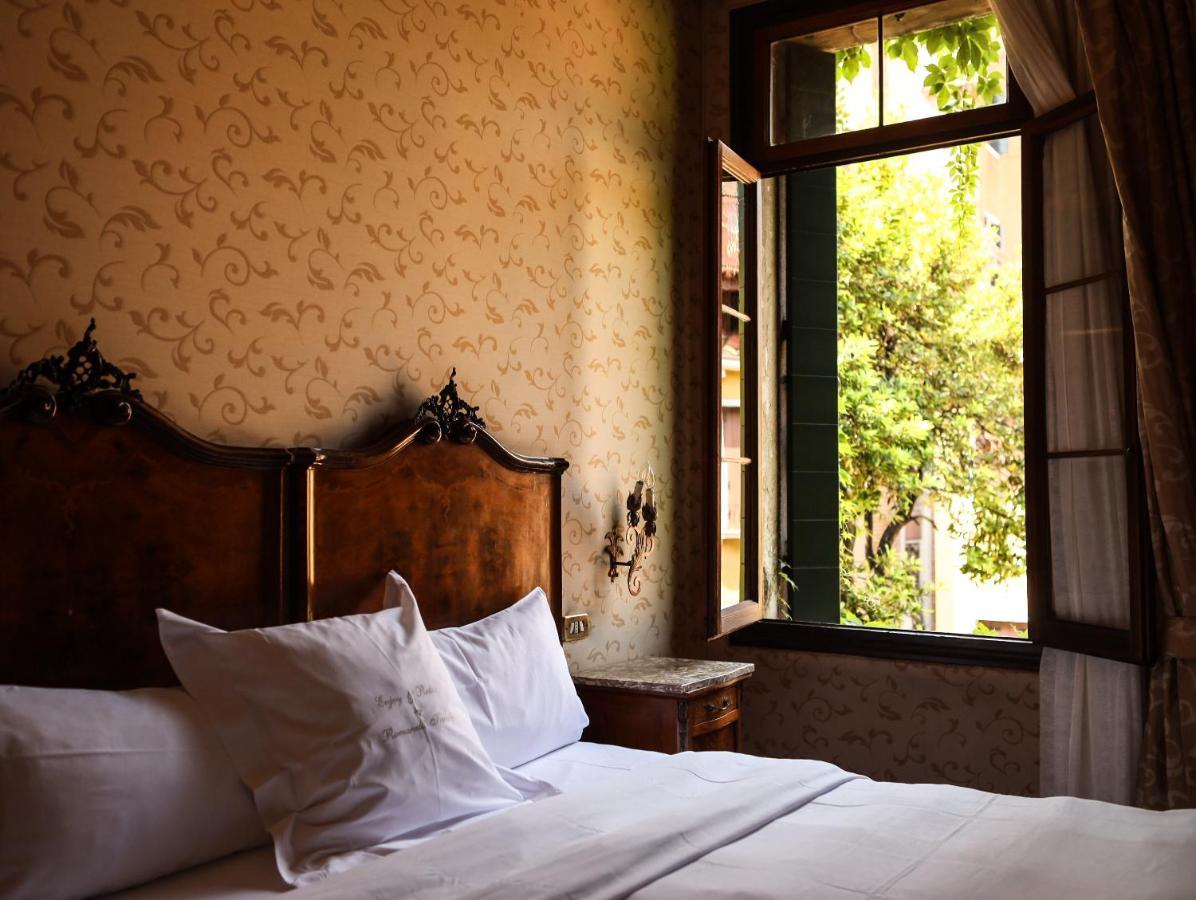 Quarto Comfort com Cama de Casal ou 2 de Solteiro