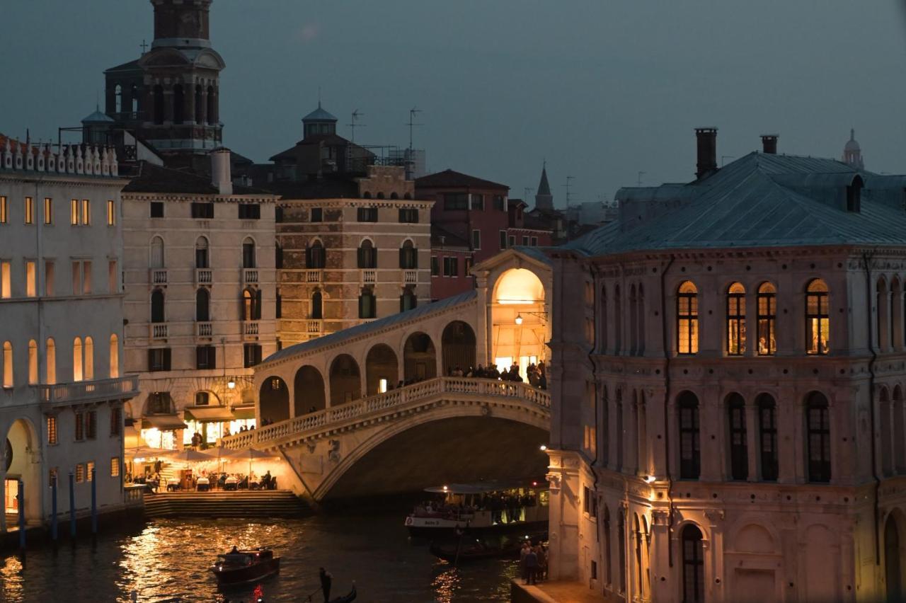 Quarto King com Terraço e Vista Grande Canal e Ponte de Rialto