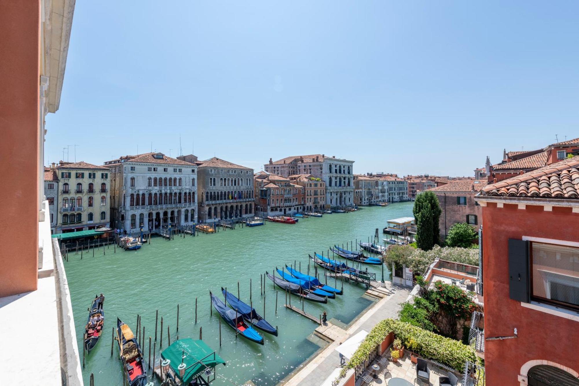 Superior Double Room with Partial Canal View,1446520591:JPEG