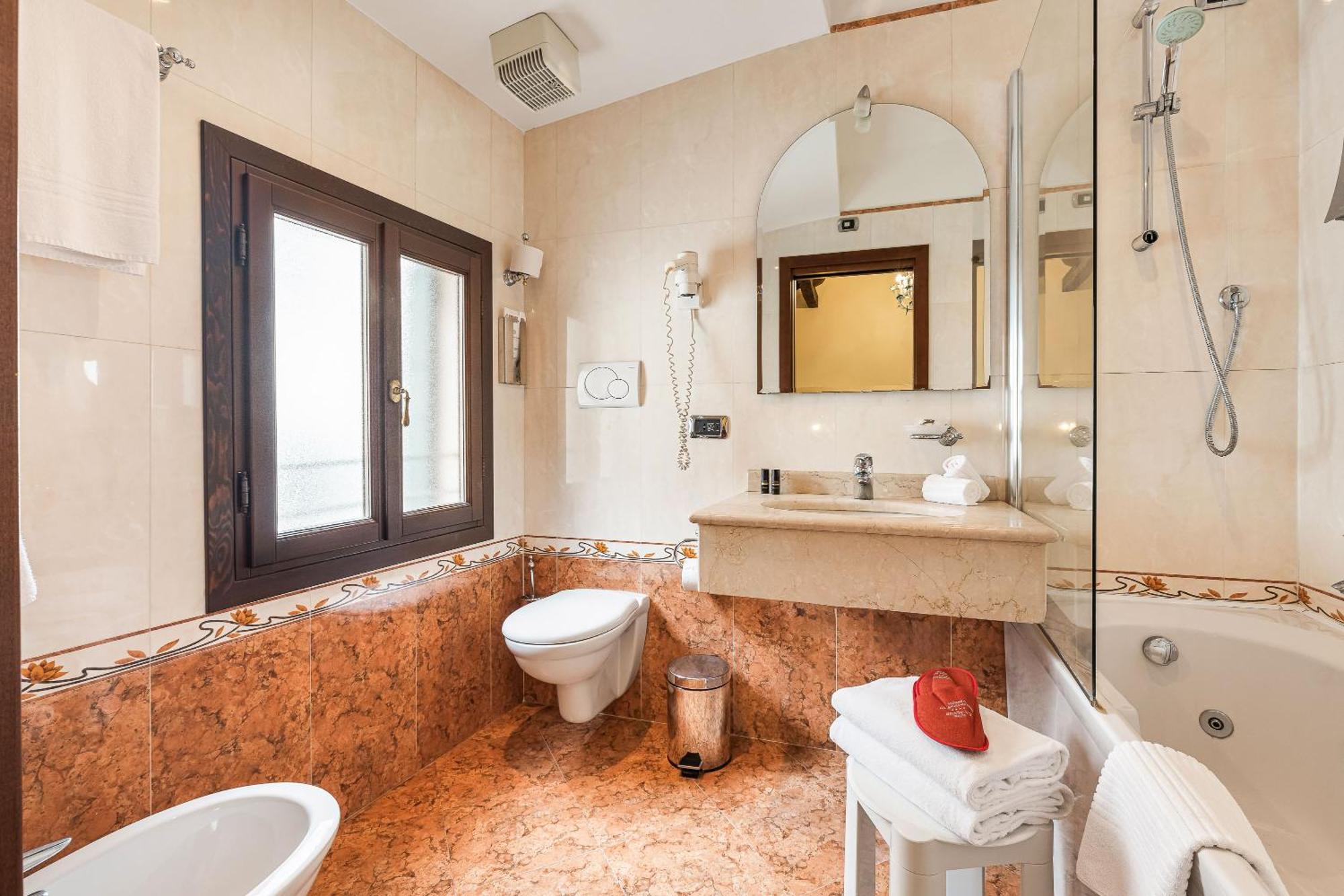 Classic Triple Room,1596013547:JPEG