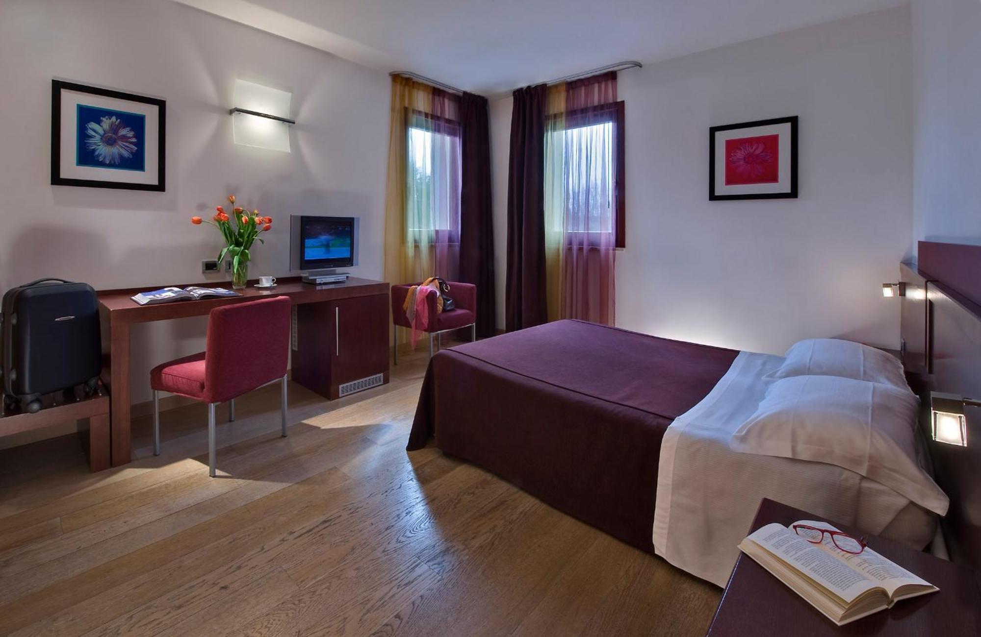 Double Room,705363424:JPEG