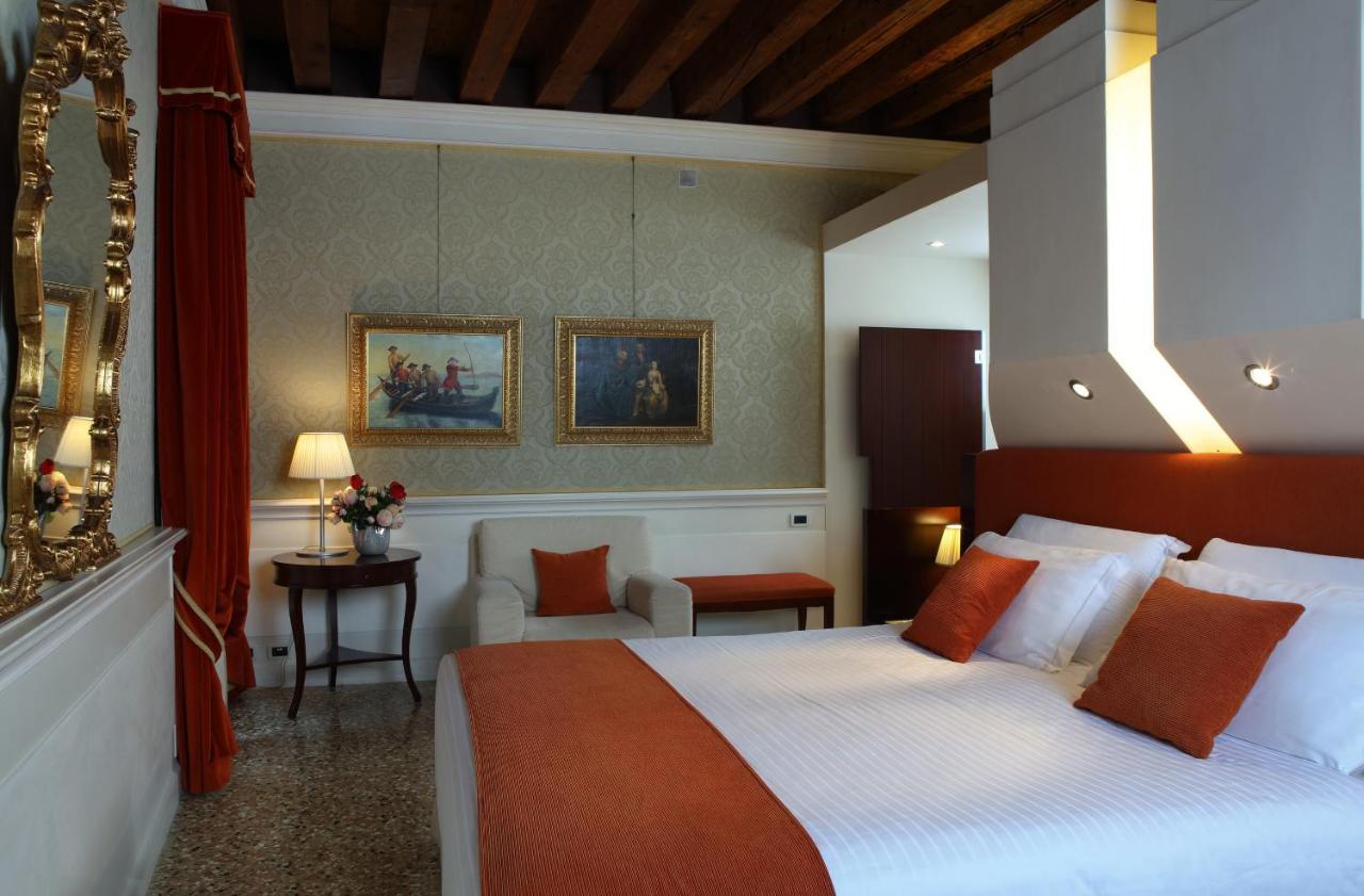 Suite Junior con vistas al canal