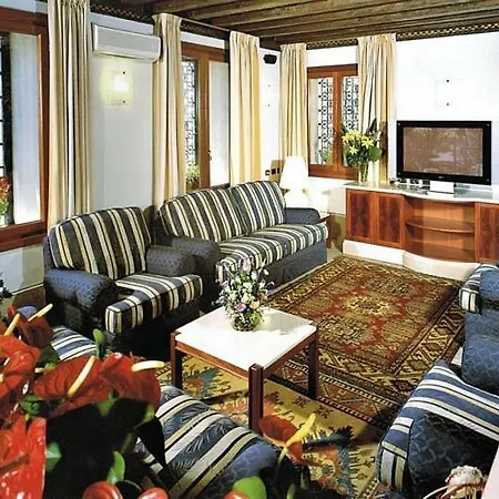 Foscari Palace-2