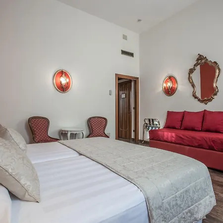 Hotel Amadeus-3