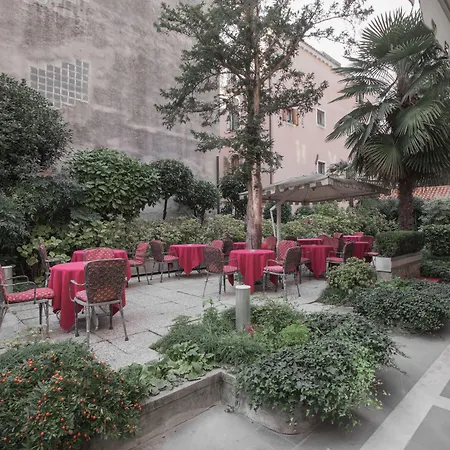 Hotel Amadeus-2